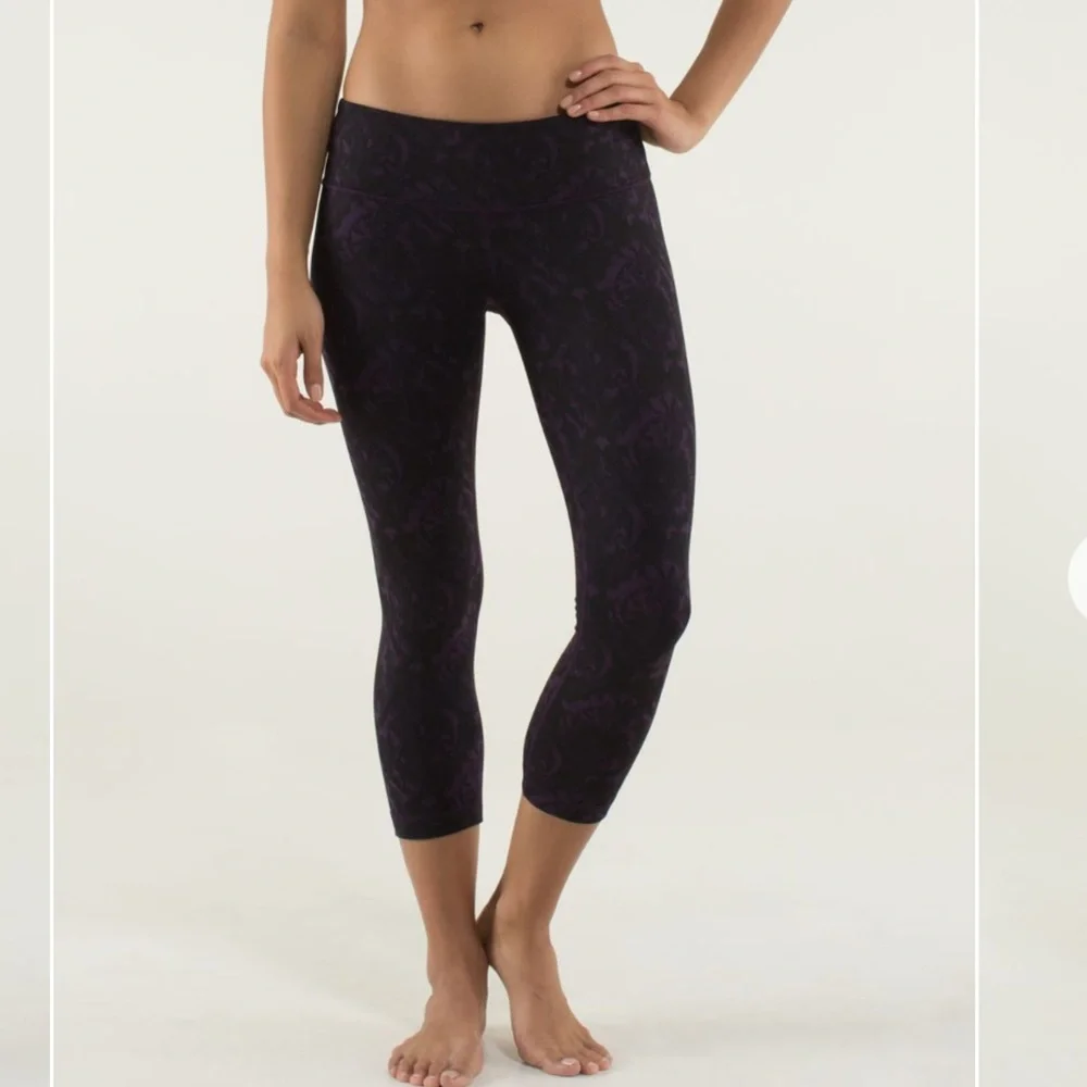 Lululemon Wunder Under Cropped Leggings Beautiful Baroque Deep Zinfandel Size 6